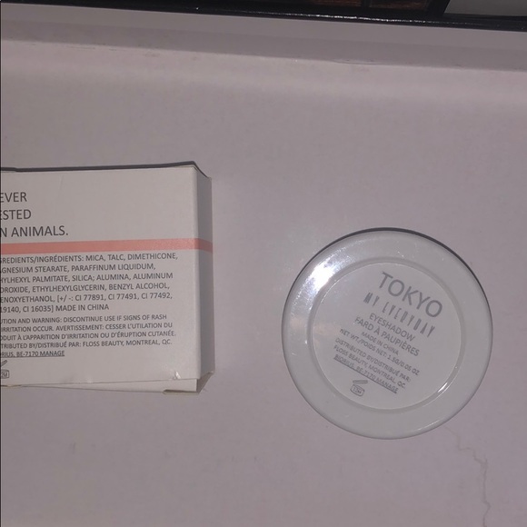 Floss Eyeshadow (tokyo) brand new - Picture 3 of 3
